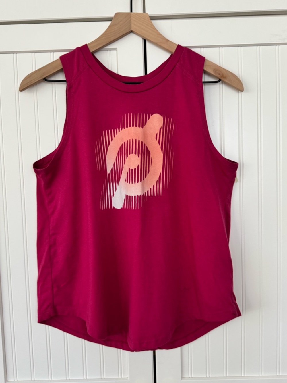 Peloton Women's Fuchsia Gradient Logo Tank - Sz M